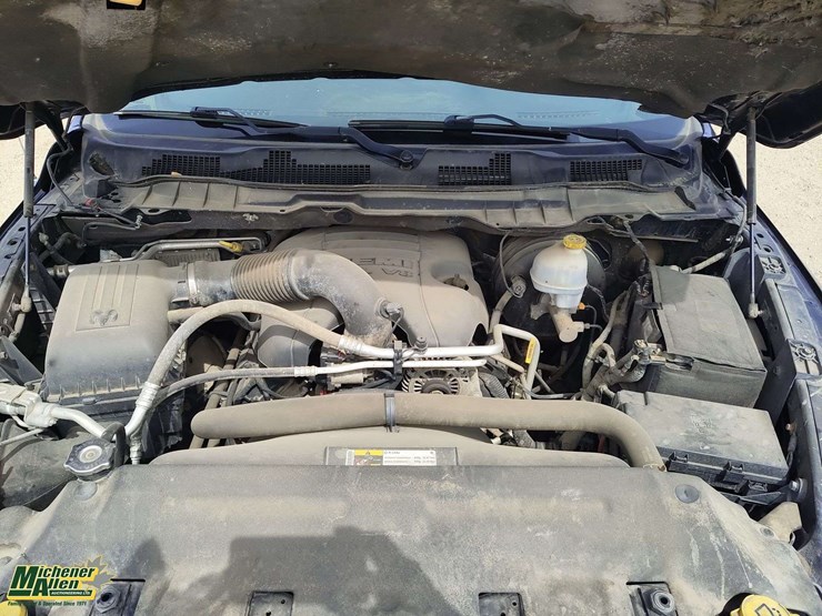 2013-ram-1500-sport-4x4-crew-cab-sb-image-23