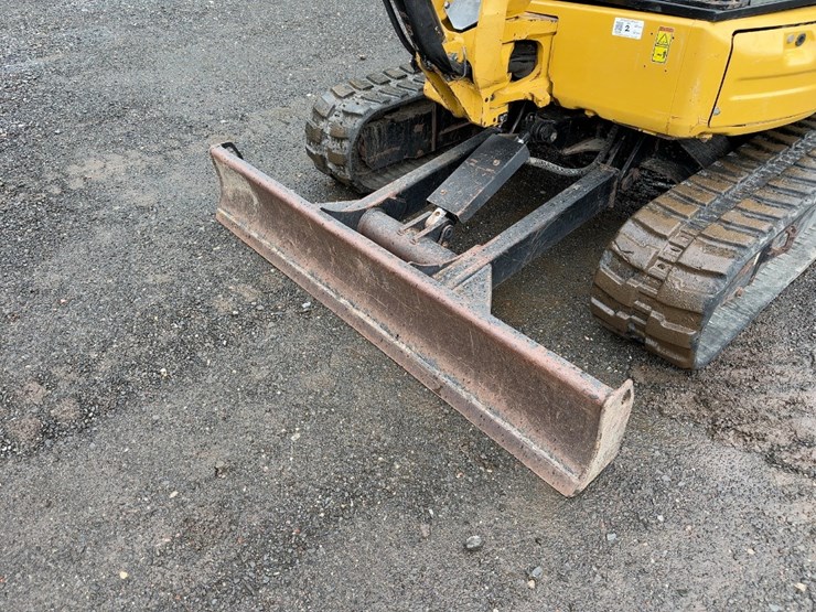 2016-caterpillar-304e2-cr-image-16