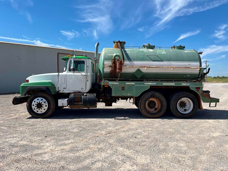 1994-mack-rd688s-image-8