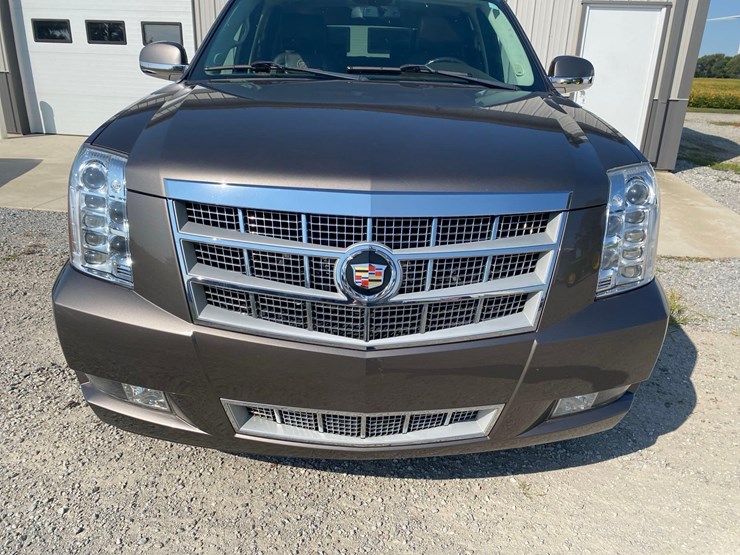 2013-cadillac-escalade-image-7