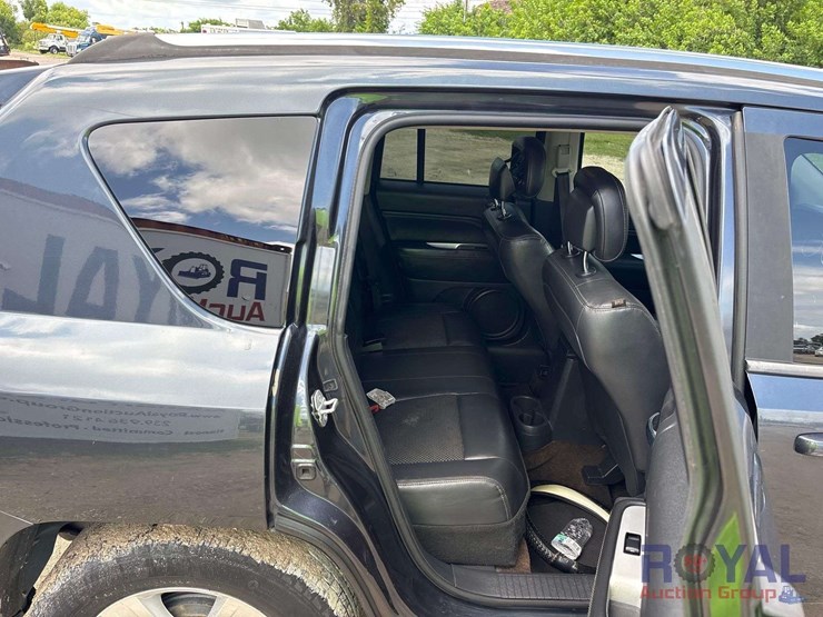 2015-jeep-compass-image-19