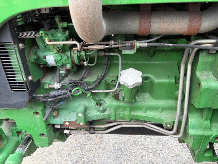 2012-john-deere-5083e-image-23