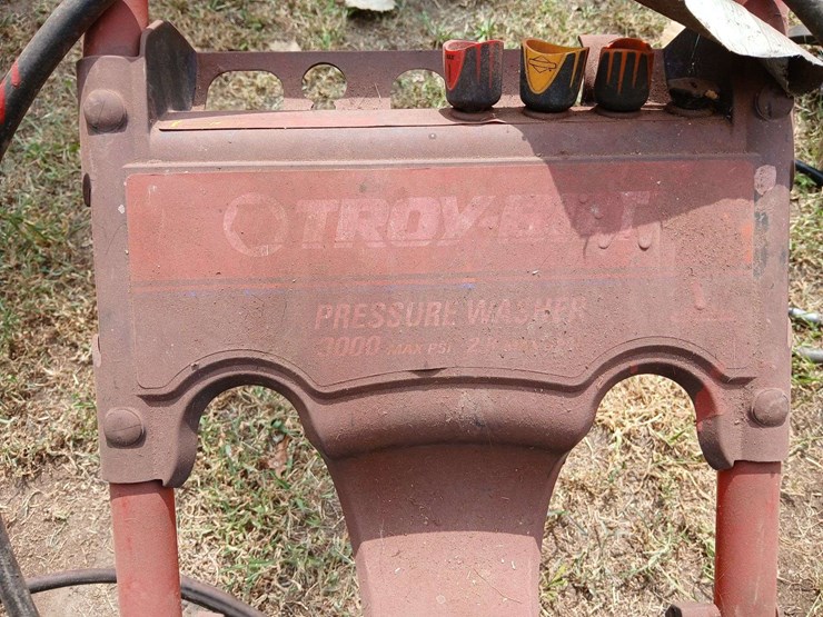 troy-bilt-pressure-washer-image-8