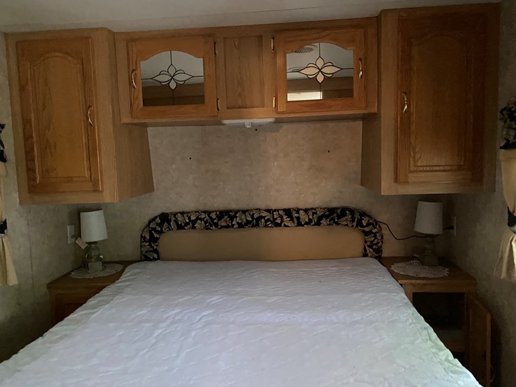 #3302-•-2004-k2-incorporated-sportsman-3803-camper-has-wi-title-(three-lakes,-wi)-image-13