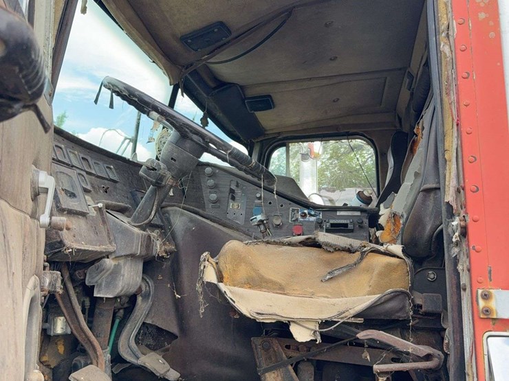 diamond-reo-cabover-image-74
