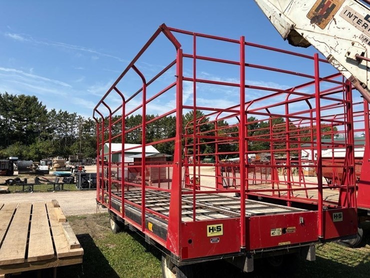 h&s-9x18'-self-unloading-hay-rack-image-5