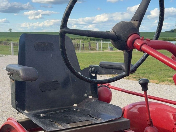 farmall-140-with-belly-mower-image-40