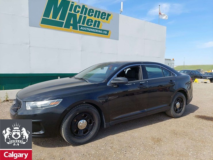 2015-ford-taurus-awd-4dr-sedan-image-1