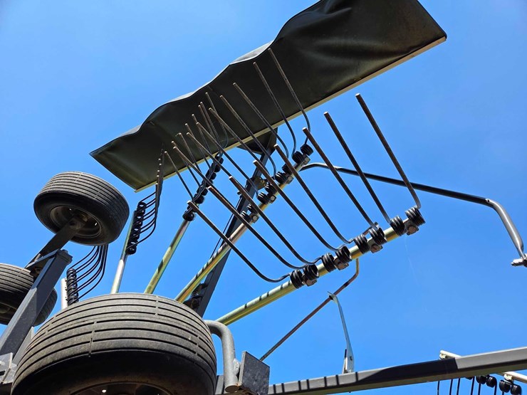 massey-furgeson-rk-662-twin-rotor-rake-image-10