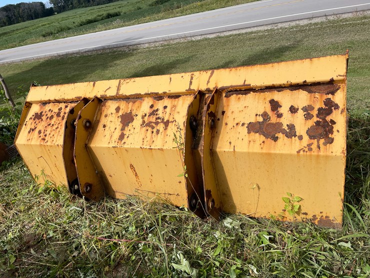 #1286-•-front-loader-bucket-attachment-image-6
