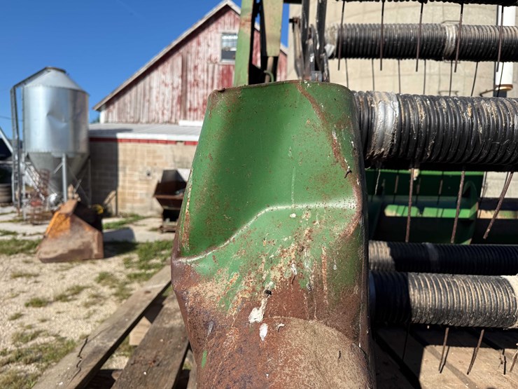 john-deere-216-image-7