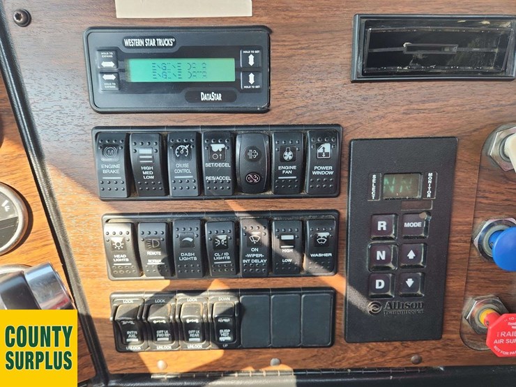 2012-western-star-4900-image-11