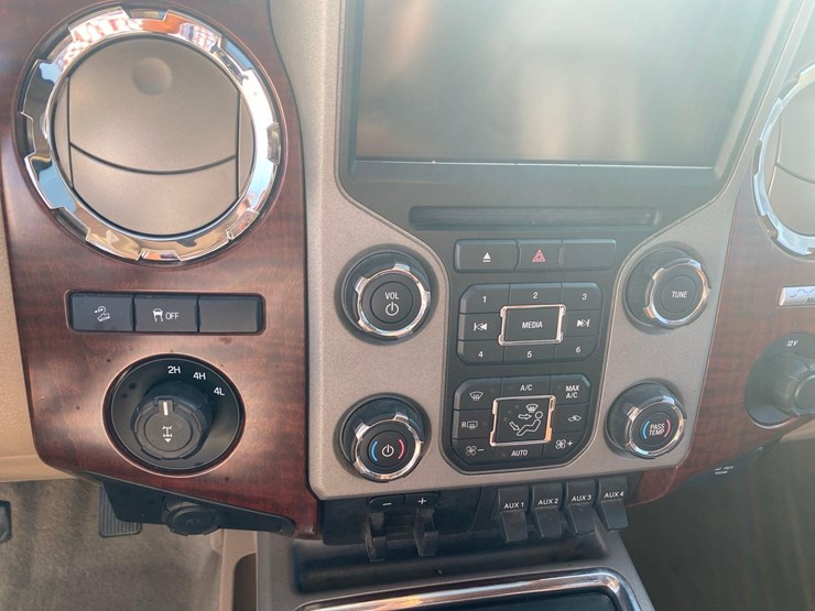 2013-ford-f250-king-ranch-image-30