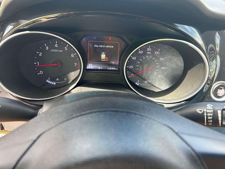 2015-kia-sedona-image-12