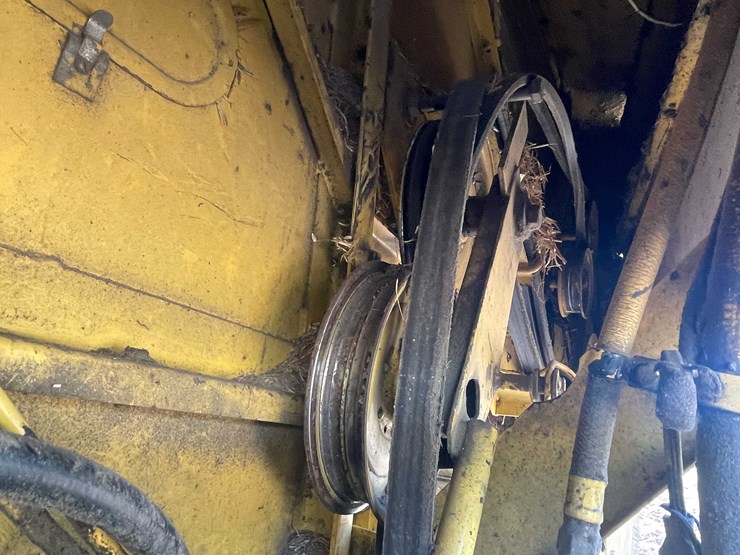 new-holland-tr87-image-32