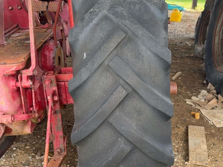 farmall-560-image-21