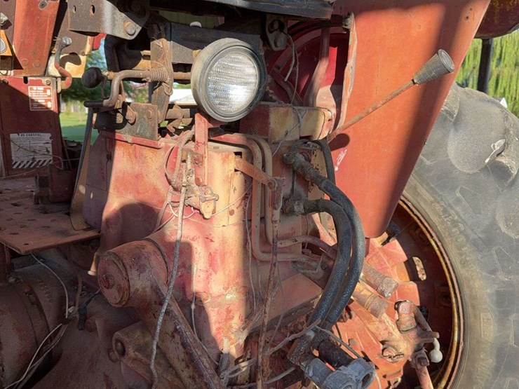 farmall-806-image-44