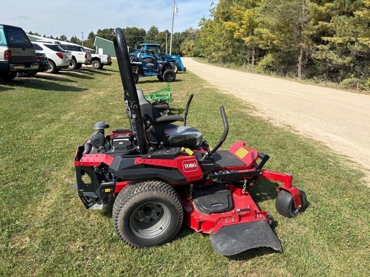 2019-toro-titan-2000-zero-turn-mower-image-4