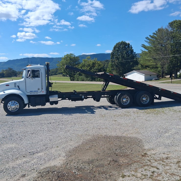 2001 PETERBILT 330