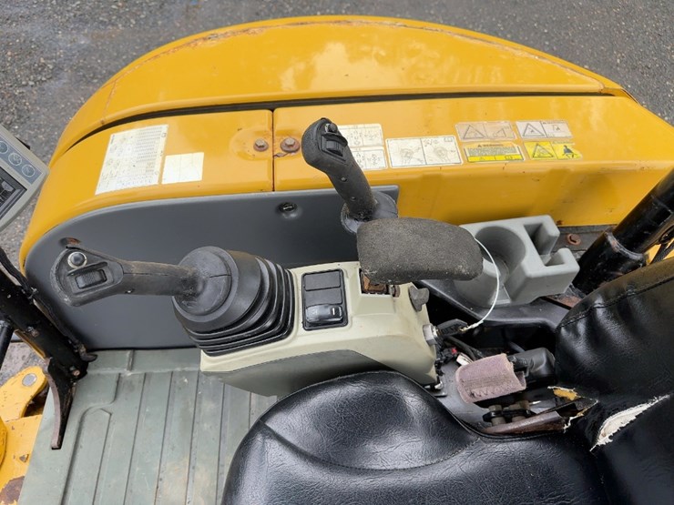 2016-caterpillar-304e2-cr-image-36