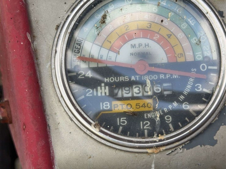 farmall-560-image-35