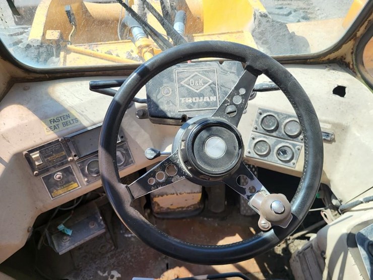 1989-o&k-trojan-5500-articulating-pay-loader-image-52