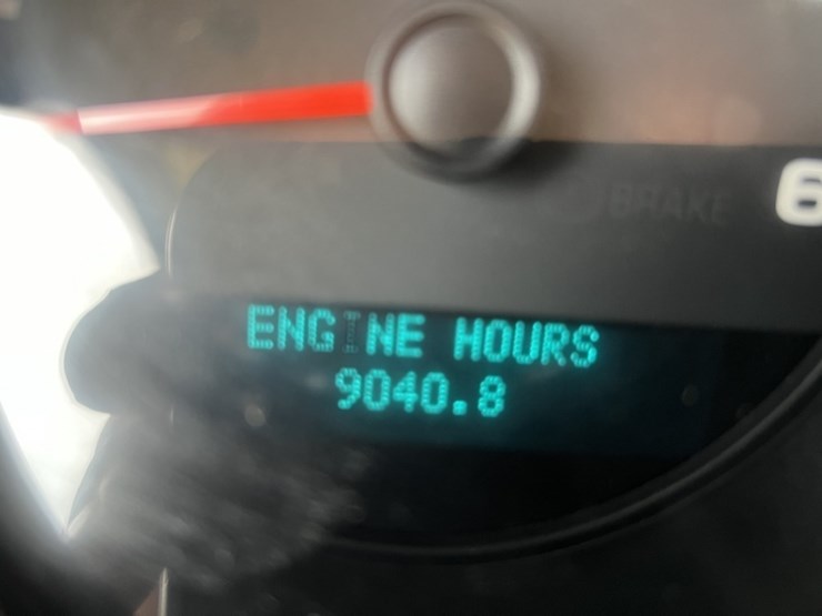 2011-gmc-sierra-2500-image-31