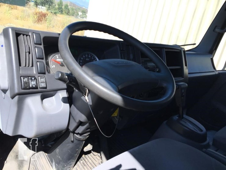 2017-isuzu-nrr-image-7