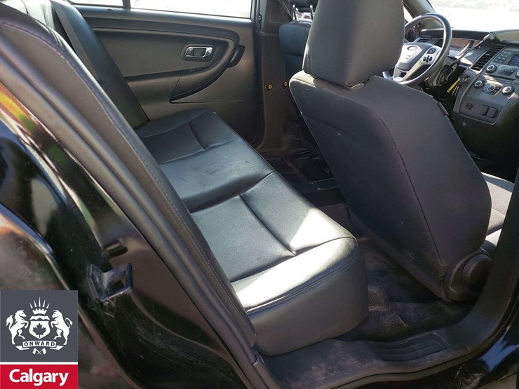 2014-ford-taurus-awd-4dr-sedan-image-15