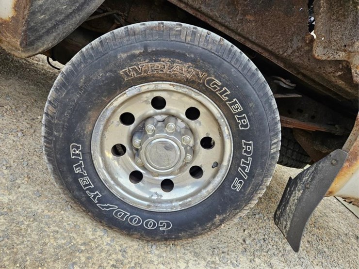 2001-ford-f250-image-27