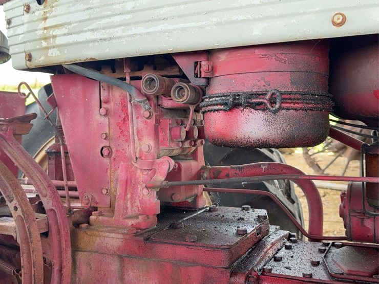 farmall-560-image-43