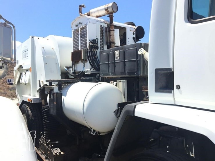2006-freightliner-fc80-image-14