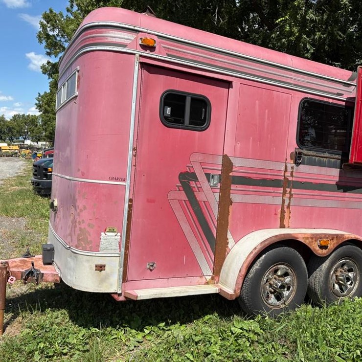 1992 Sundowner 2-Horse Horse Trailer w/ NO Title