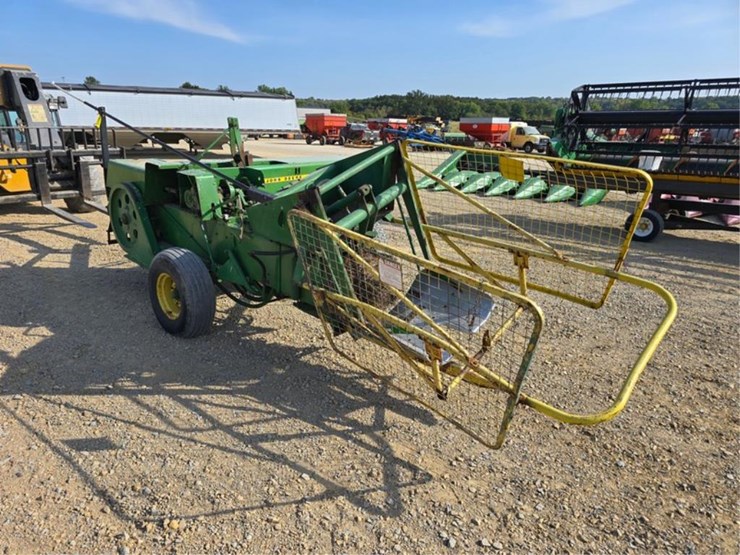 john-deere-336-image-3
