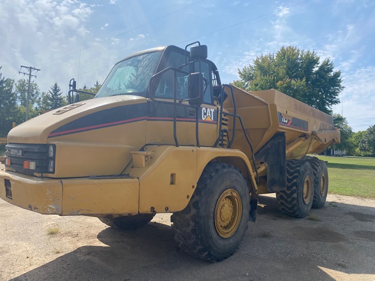 2006-caterpillar-725-image-1