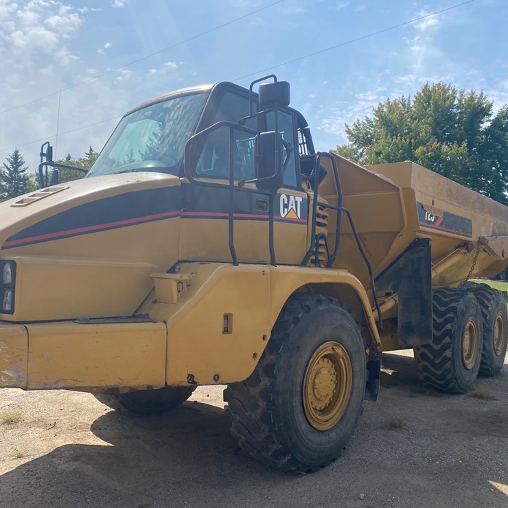 2006 CATERPILLAR 725