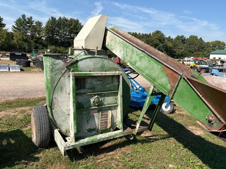 henke-kwik-krusher-roller-blower-image-5