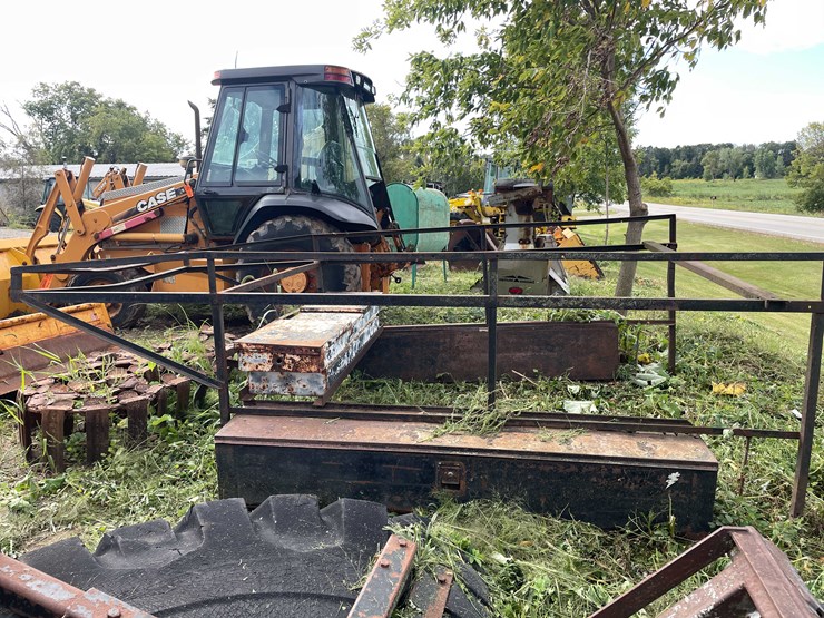 #1294-•-tracks-and-truck-rack-frame-image-9