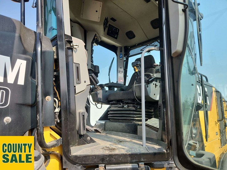 2015-caterpillar-160m-awd-image-7