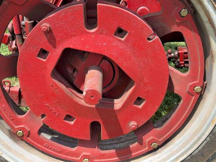 farmall-400-image-24