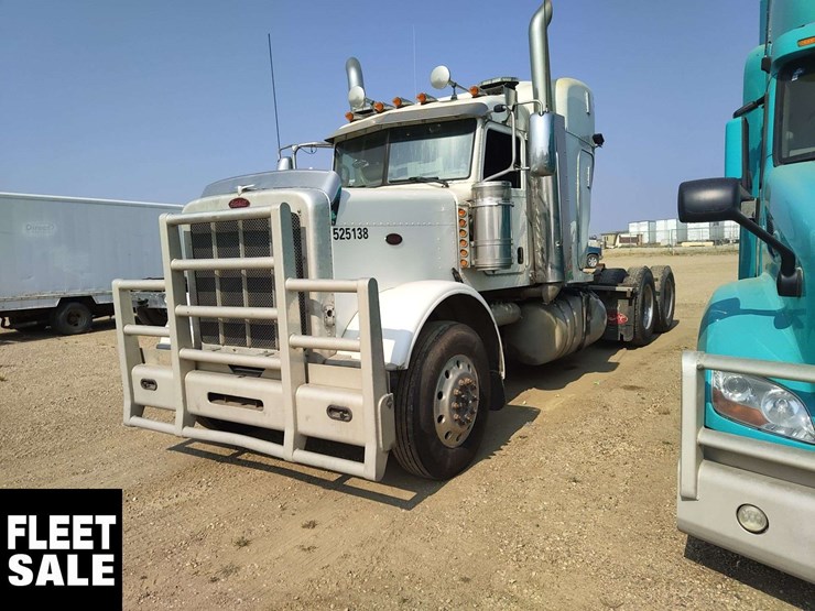 2015-peterbilt-388-image-1
