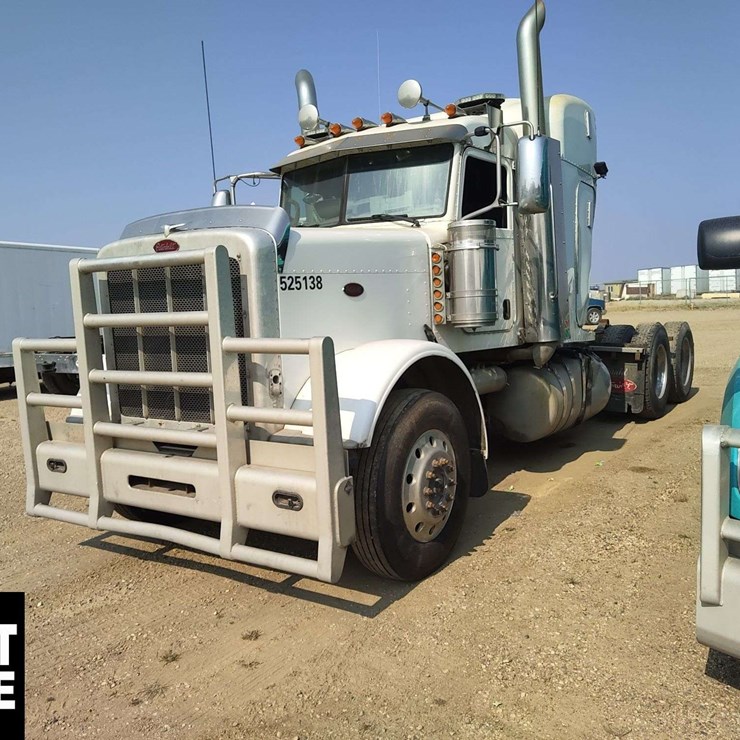 2015 PETERBILT 388