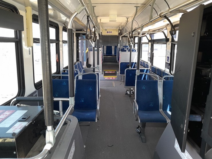 lot#---2007-new-flyer-c40lfr-transit-bus-image-6