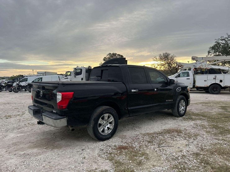 2017-nissan-titan-image-3