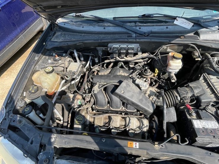 2005-ford-escape-image-14