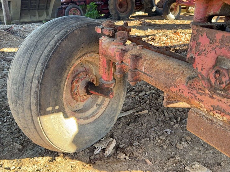 farmall-806-image-16