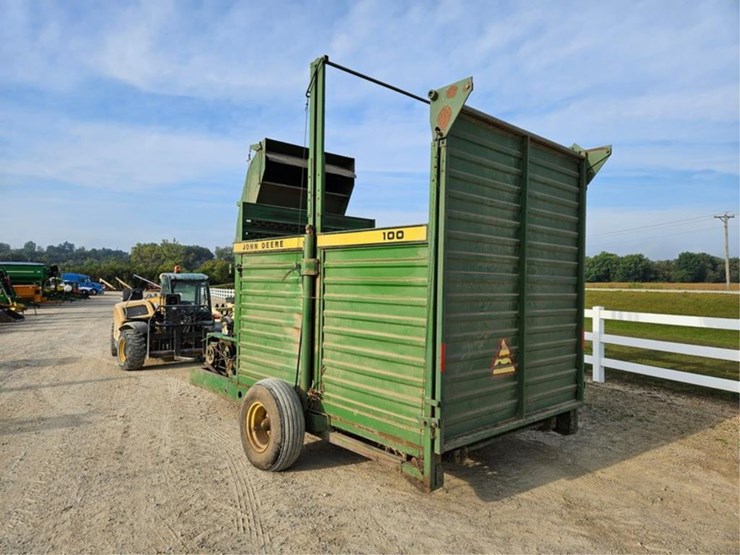 john-deere-100-image-3