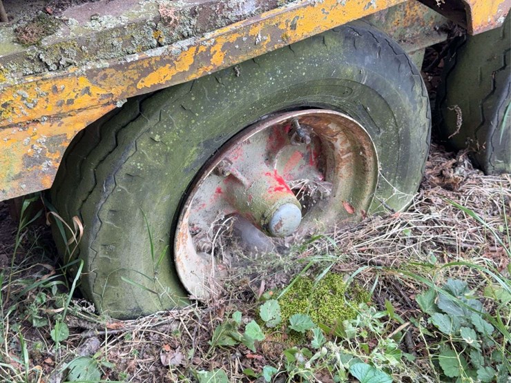 gooseneck-trailer-with-tank-image-10