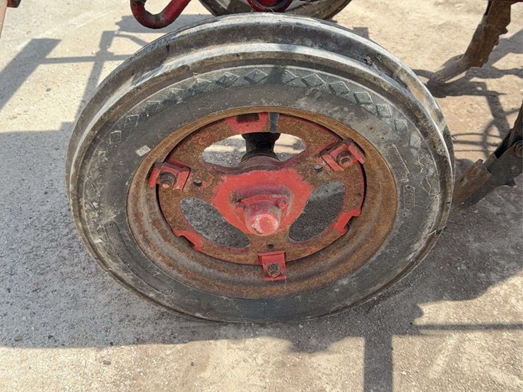 farmall-super-a-image-21