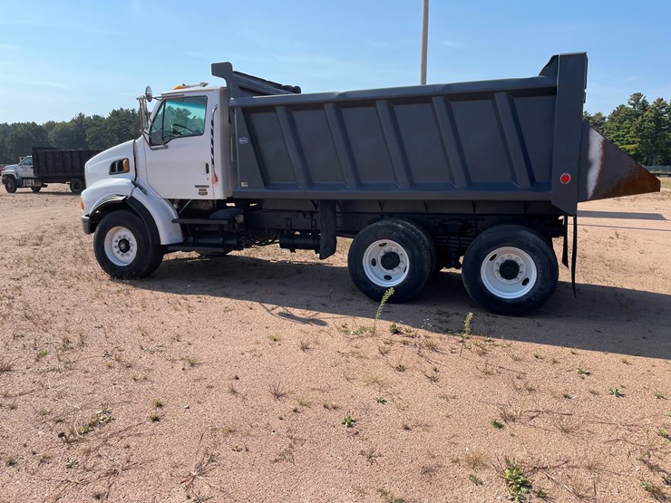 2005-sterling-lt9500-image-22